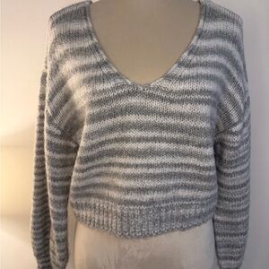 Urban Outfitters Grey Pullover Sweater Women’s XS oversized
